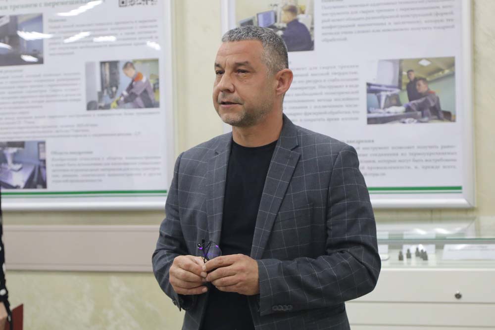 В НИУ «БелГУ» открылась выставка ко Дню машиностроителя